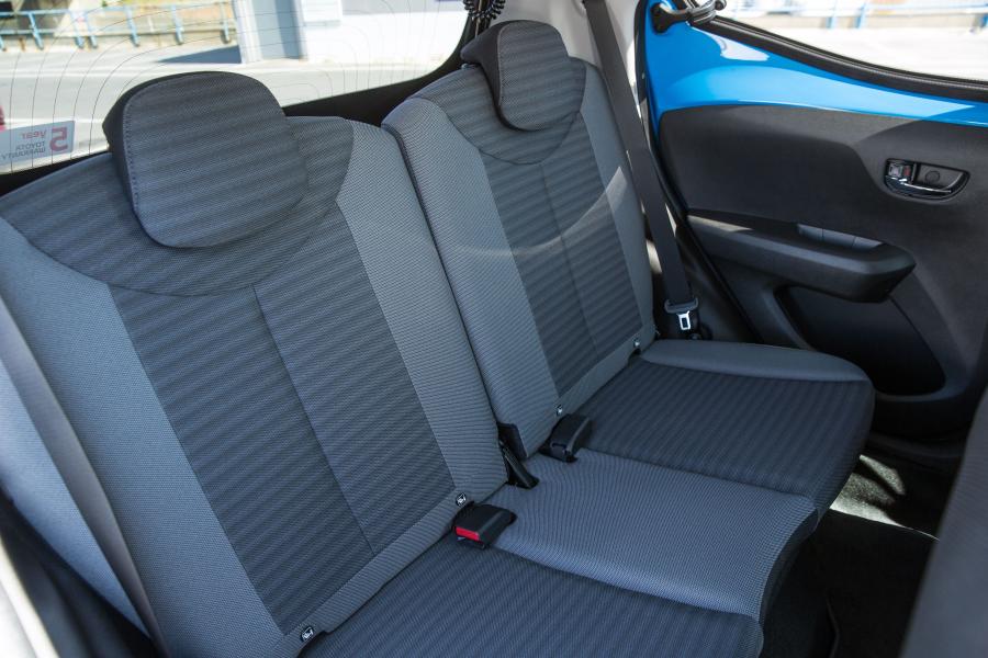  Toyota Aygo x-press 5-Door 2018 года  (UK) (фото 37 из 37)